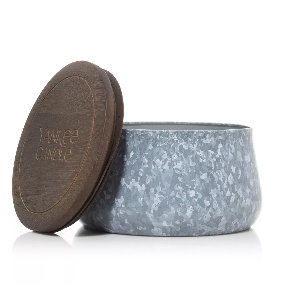 Yankee Candle Fresh Rain Large Outdoor Candle - Image 4